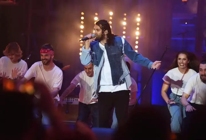 Ariana Grande, schimbare de look spectaculoasă. Artista e de nerecunoscut!