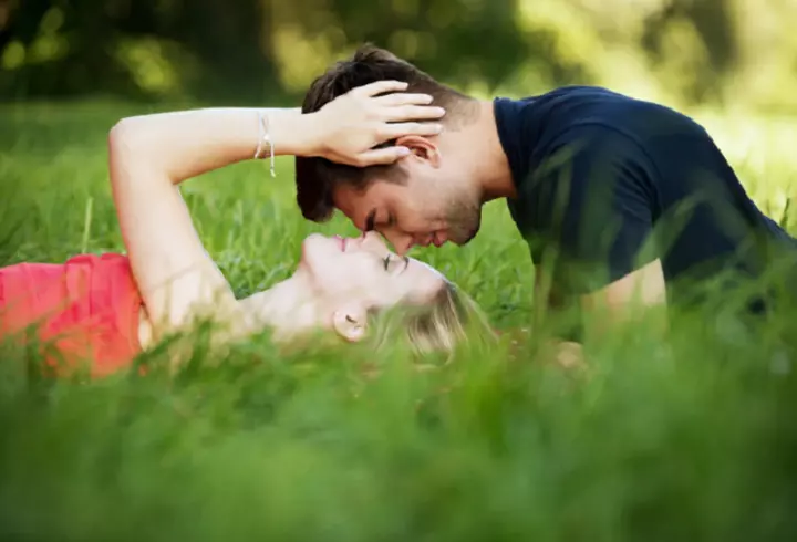 (P) Trusoul pentru botez, de la tradiție la stil modern