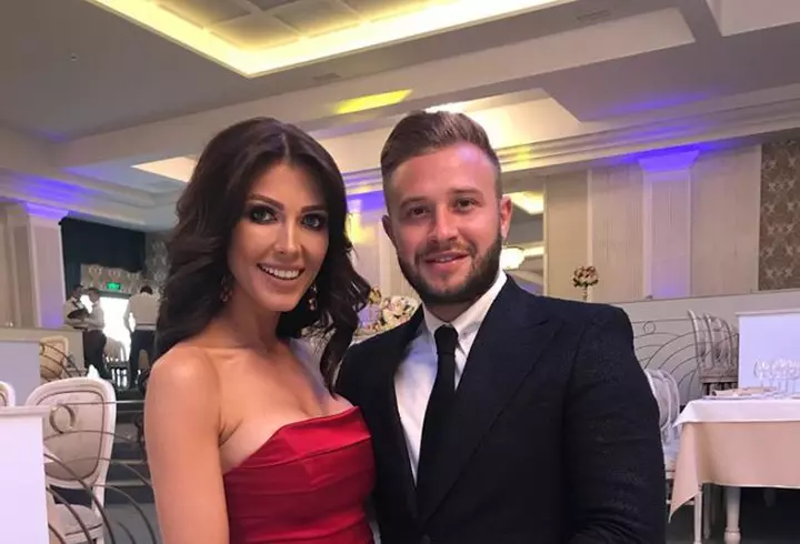 Ariana Grande, schimbare de look spectaculoasă. Artista e de nerecunoscut!