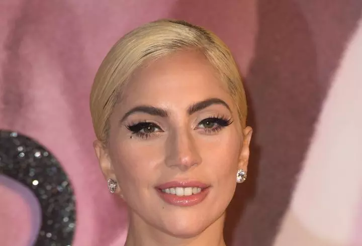 Cum să-ți îngrijești buzele uscate și crăpate