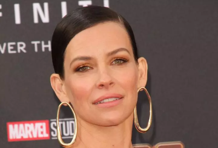 Cum să-ți îngrijești buzele uscate și crăpate