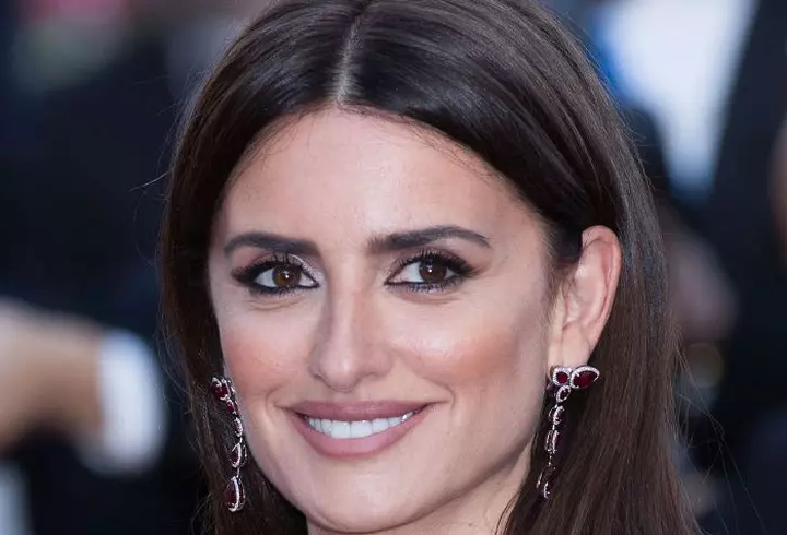 Cum să-ți îngrijești buzele uscate și crăpate