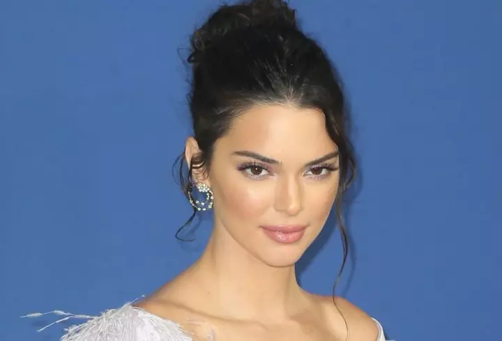 Ce greșeală să eviți când aplici pudra bronzantă