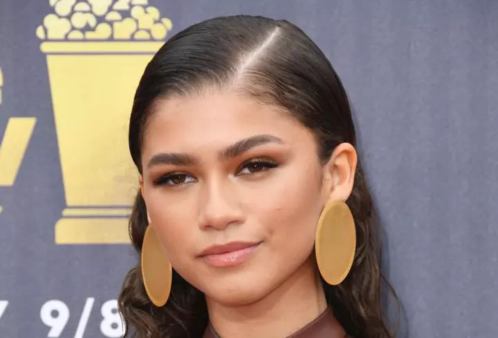 Ce greșeală să eviți când aplici pudra bronzantă