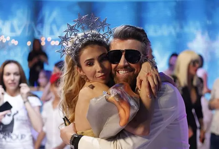 Oana Roman, despre relaţia cu Petre Roman: "Mă bătea cu cureaua de-mi suna apa în cap!"