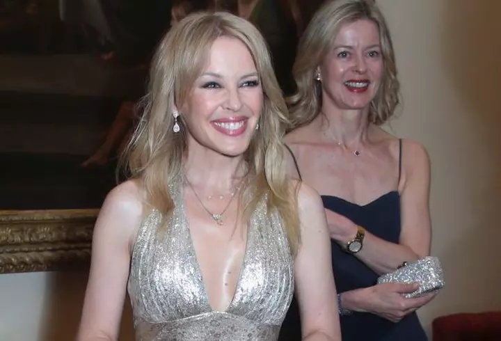 Regina Elisabeta a II-a refuză să se opereze dintr-un motiv incredibil, deși are dureri mari