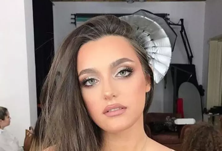 EXCLUSIV. Paris Hilton a venit în România cu bijuterii de 700.000 de dolari și cu 200 kg de bagaje