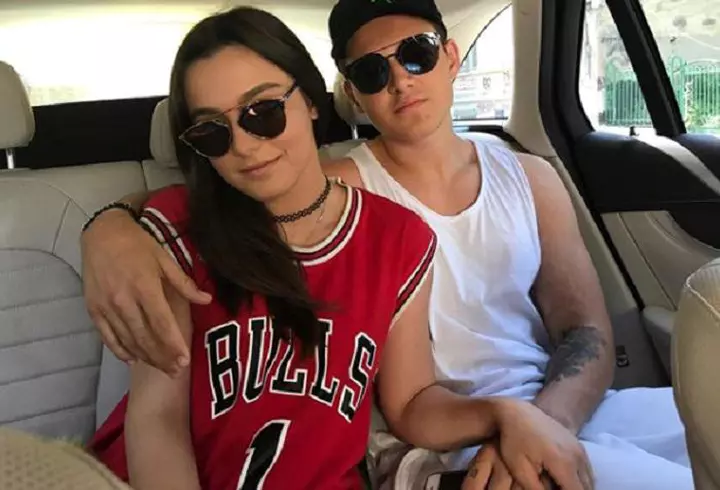 EXCLUSIV. Paris Hilton a venit în România cu bijuterii de 700.000 de dolari și cu 200 kg de bagaje