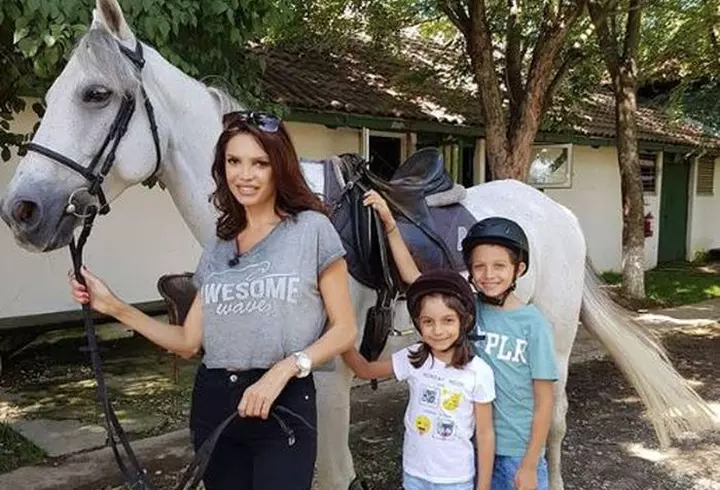 Cine o înlocuiește pe Bianca Drăgușanu la "Te vreau lângă mine"! Este o altă vedetă sexy!