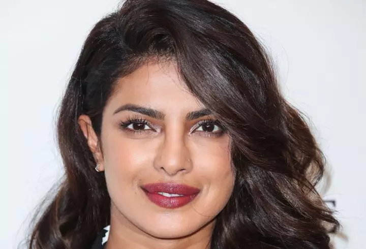 Cum să-ți îngrijești buzele uscate și crăpate