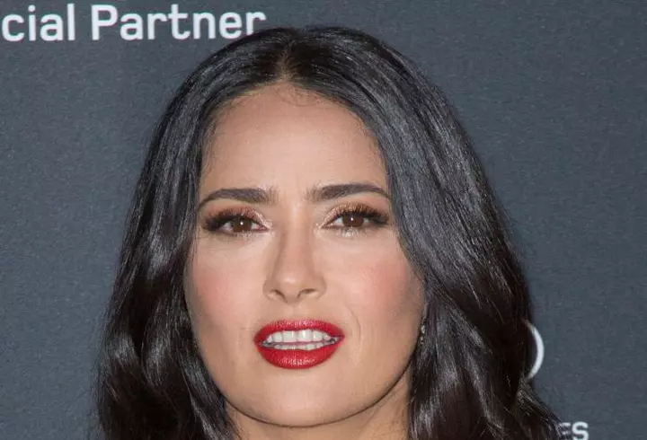 Cum să-ți îngrijești buzele uscate și crăpate