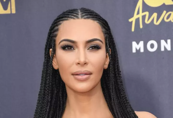 Cum să-ți îngrijești buzele uscate și crăpate