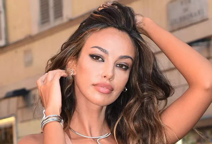 Cum să-ți îngrijești buzele uscate și crăpate