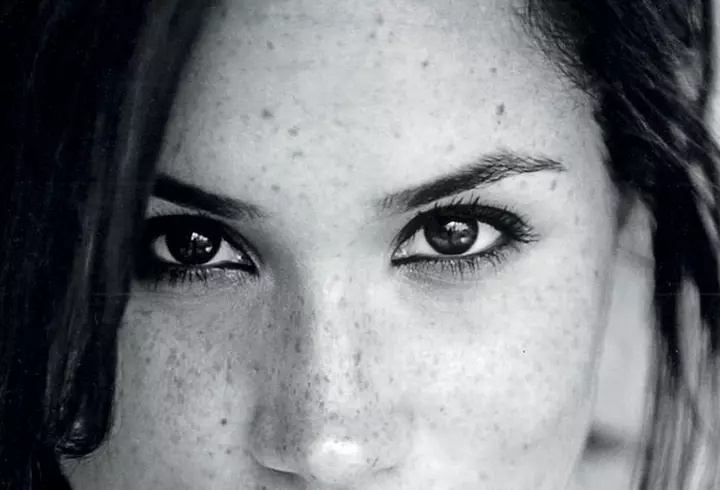 EXCLUSIV / Elena Udrea a născut în toiul nopții, fără medic. ”Asistentele erau speriate”