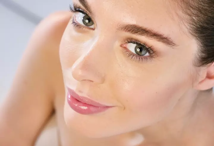 Cum să-ți îngrijești buzele uscate și crăpate