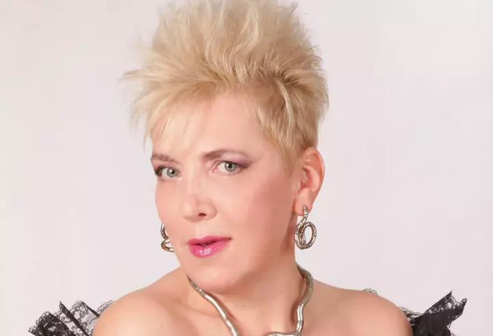 Una dintre cofondatoarele mișcării FEMEN a fost găsită moartă la Paris