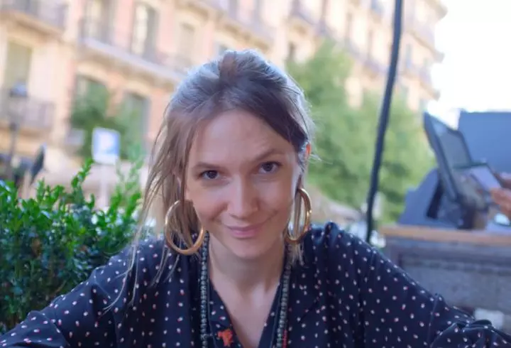 Cum arată Adelina Pestriţu la doar 6 zile după ce a născut! A avut curaj să îmbrace un tricou mulat pe abdomen