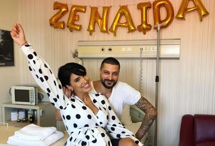 Cum arată Adelina Pestriţu la doar 6 zile după ce a născut! A avut curaj să îmbrace un tricou mulat pe abdomen