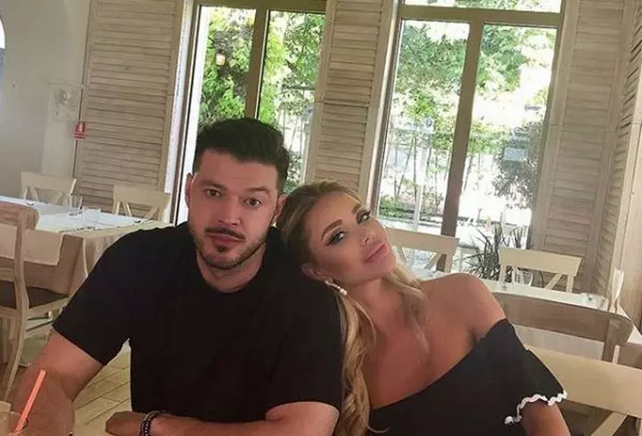 Selena Gomez și-a făcut același tatuaj ca și prietenele ei. Ce semnifică acesta