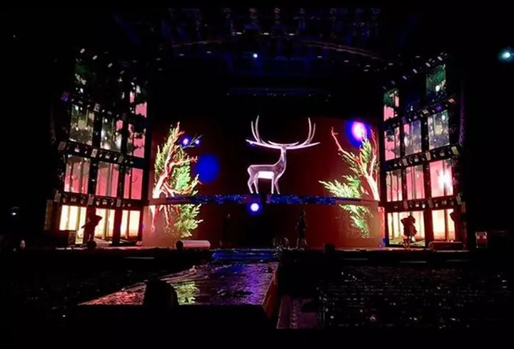 Antonia şi Alex Velea au fost naşi. Dominic şi Akim n-au lipsit de la petrecere