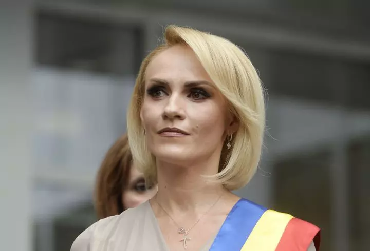 Ţinute inedite la Untold. Look-urile de festival din primele zile