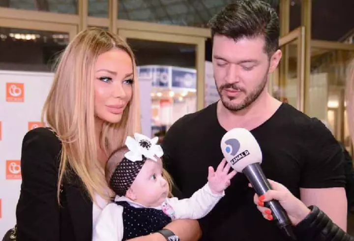 Cum arată Adelina Pestriţu la doar 6 zile după ce a născut! A avut curaj să îmbrace un tricou mulat pe abdomen