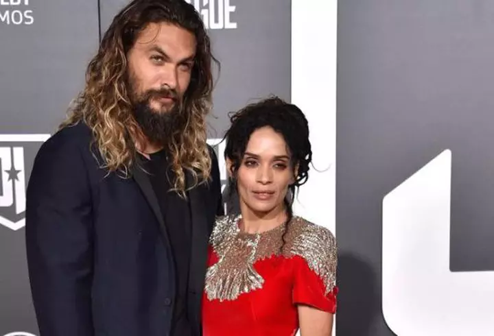 Dana Rogoz, ținta unui atac în social media: ”Ai urechi mari, nas mare, dinți strâmbi, cearcăne”. Reacția vedetei este de nota 10!