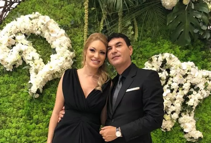 EXCLUSIV / Elena Udrea a născut în toiul nopții, fără medic. ”Asistentele erau speriate”