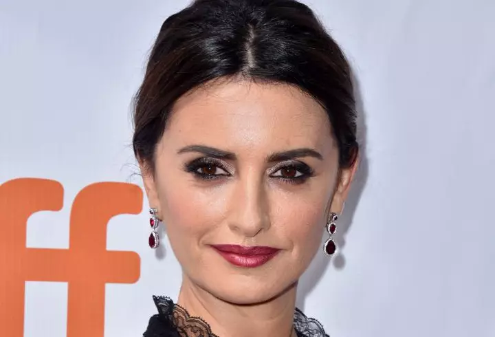 O prepari la tine în bucătărie! Pastă de dinți cu turmeric pentru albire dentară