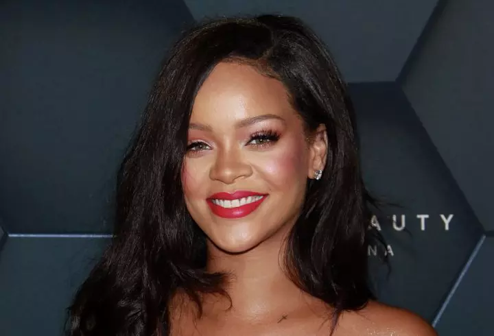 O prepari la tine în bucătărie! Pastă de dinți cu turmeric pentru albire dentară