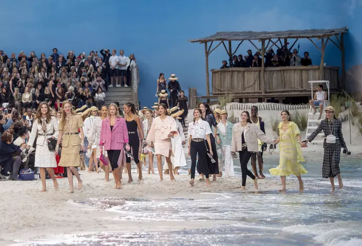 Camelia Potec, apariţie uimitoare după ce a născut. Fiica sa a împlinit o lună