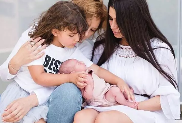 Cum îți îngrijești părul în sezonul rece! Stilistul vedetelor spune tot!