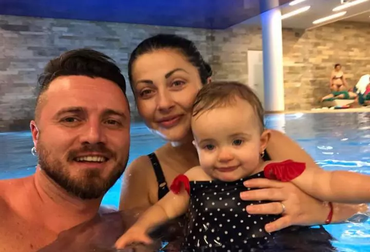 Adelina Pestrițu a iscat controverse pe internet cu o poză before/after: „Voi, vedetele, reușiți să slăbiți și să vă crească părul peste noapte!”