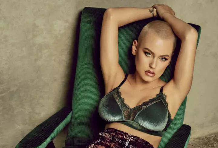 Începuturile carierei Ilincăi Vandici. A împărțit pliante în București: ”Mi-am promis ca fotogafii să se bată pentru o poză bună la panou, cu mine”