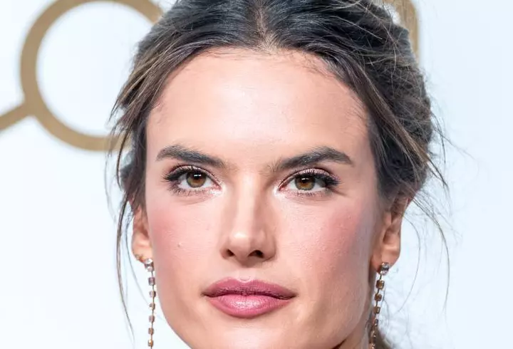 Mască detoxifiantă pentru tenul gras cu argilă și cafea