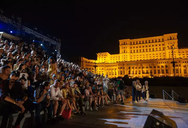 (P) Ce trebuie să știi într-o perioadă în care reducerile online sunt peste tot