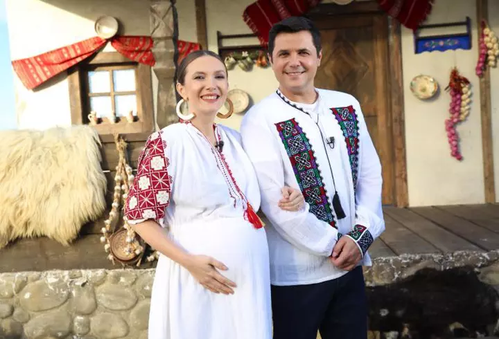 Cum și-au împodobit vedetele brazii de Crăciun. Cine a respectat tendințele și cine nu