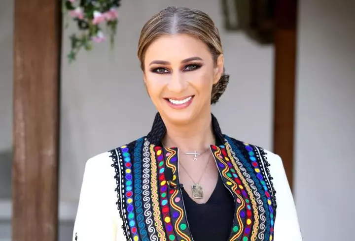 Cum și-au împodobit vedetele brazii de Crăciun. Cine a respectat tendințele și cine nu