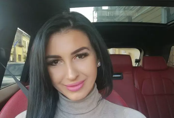 Mirela Vaida s-a tuns scurt. Însărcinată pentru a treia oară, artista a adoptat un look nou