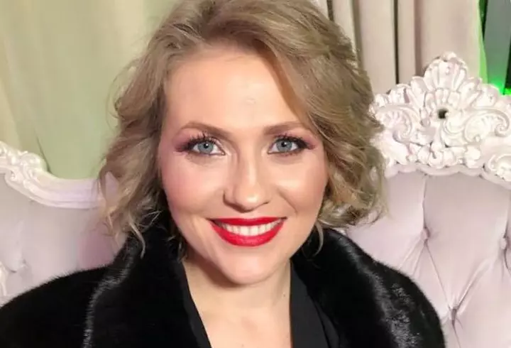 Cum și-au împodobit vedetele brazii de Crăciun. Cine a respectat tendințele și cine nu