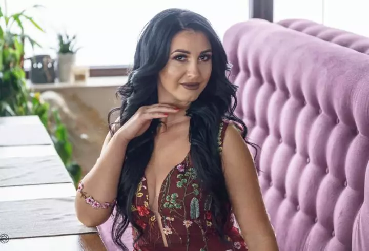 O mai ții minte pe Kitty Cepraga? Cum arată acum actrița care a părăsit România în urmă cu 15 ani!