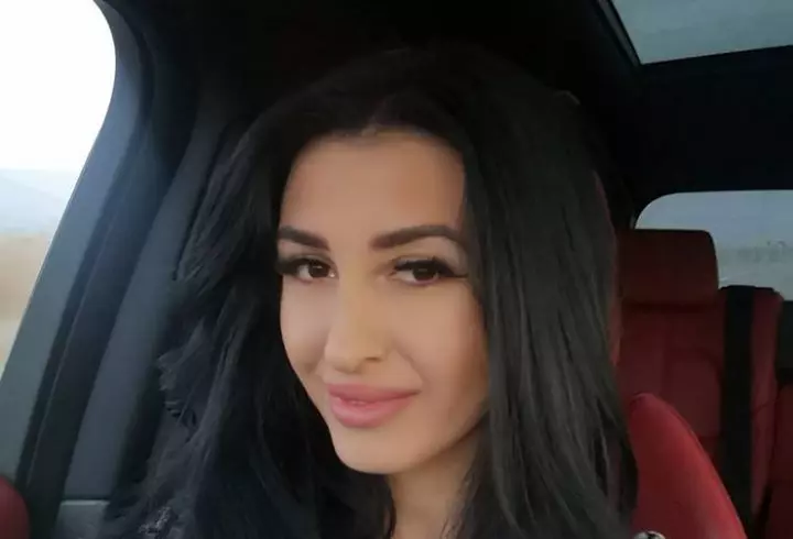 Cum și-au împodobit vedetele brazii de Crăciun. Cine a respectat tendințele și cine nu