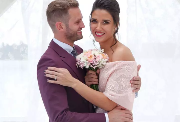 Mirela de la Insula iubirii a avut parte de o noapte romantică. Ce surpriză a găsit în dormitor