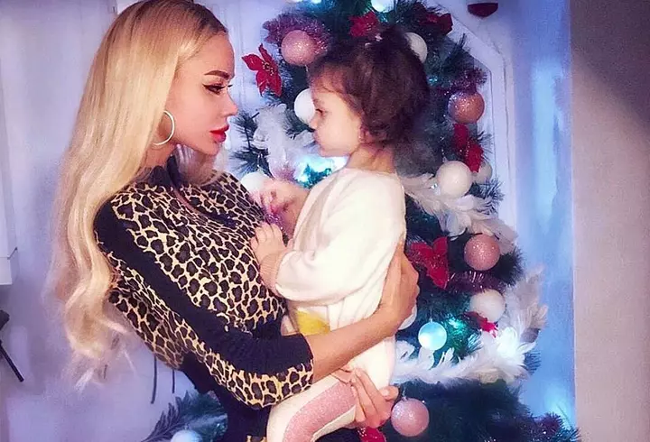 Un nou scandal la orizont? Dwayne “The Rock” Johnson, plătit cu 13 milioane de dolari mai mult decât Emily Blunt pentru rolul principal!