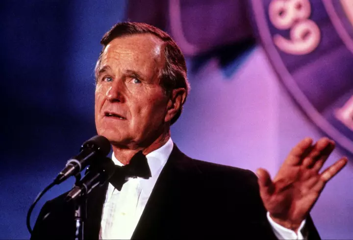 Primele imagini cu Ionuţ ispită la Insula Iubirii. A părăsit-o pe Mirela pentru celebritate