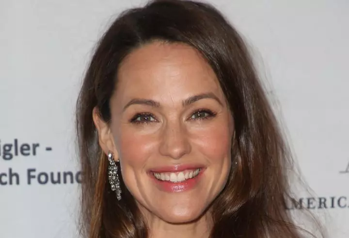 Fă-ți propriul tonic din rozmarin! Ideal pentru împătimitele bronzului!