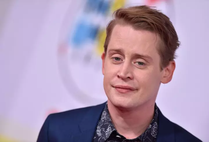 Cum și-au împodobit vedetele brazii de Crăciun. Cine a respectat tendințele și cine nu