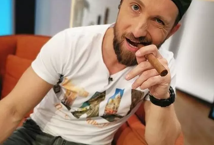 Giulia s-a lăsat pe mâna medicului estetician: ”Nu o să arăt ca venind de la muzeul figurilor de ceară”. Iată rezultatul!