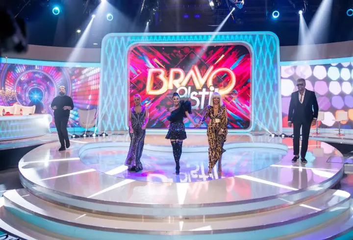 Tania Budi, la 51 de ani - dovadă că frumusețea nu are vârstă. Imagini cu femeia pe care au iubit-o pătimaș cei mai doriți bărbați din România