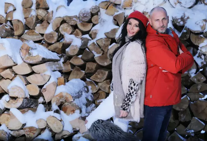 Tania Budi, la 51 de ani - dovadă că frumusețea nu are vârstă. Imagini cu femeia pe care au iubit-o pătimaș cei mai doriți bărbați din România